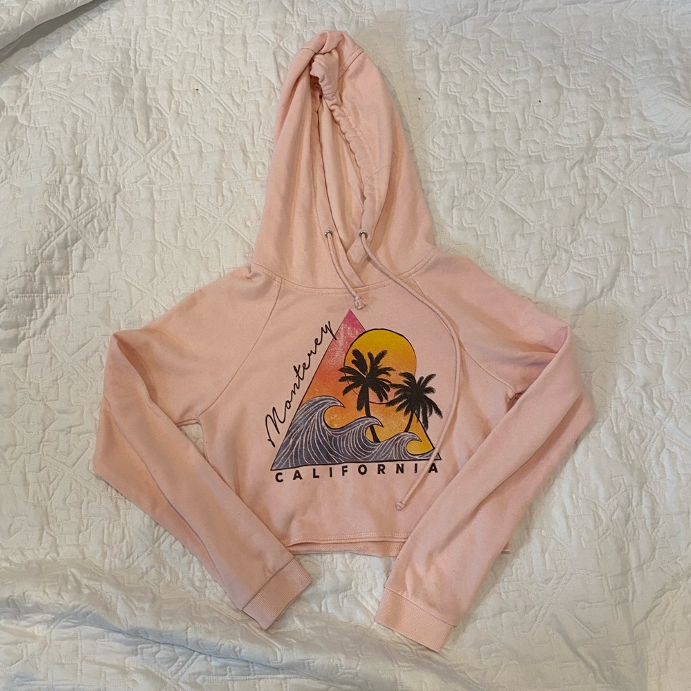 Peach Carmel cropped-sweatshirt!! 🍑💕